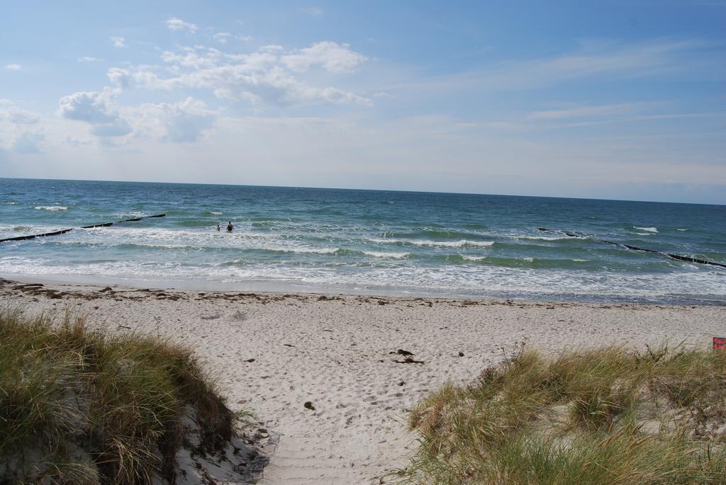 Doppelhaushaelfte In Vitte Auf Hiddensee Экстерьер фото